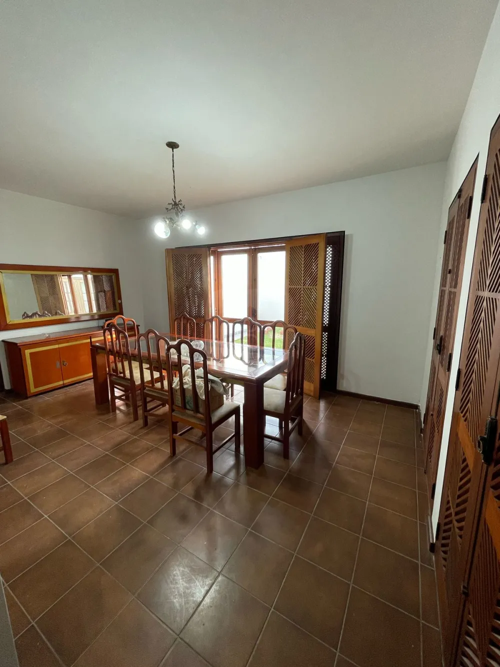 Alugar Casa / Padr&atilde;o em Araguari R$ 5.000,00 - Foto 9