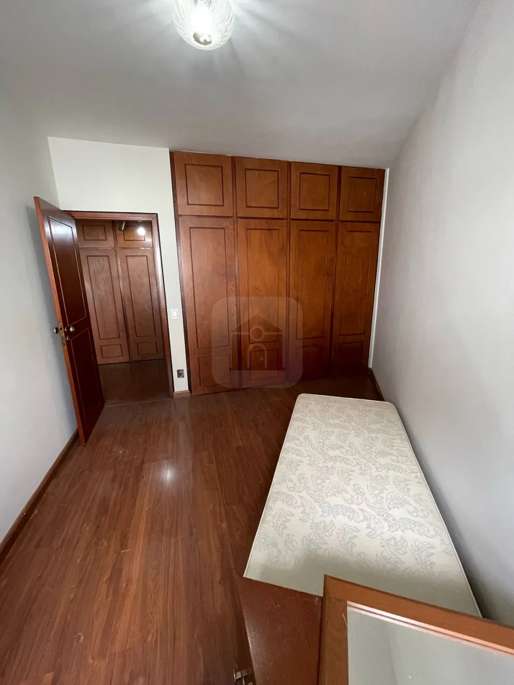 Alugar Casa / Padr&atilde;o em Araguari R$ 5.000,00 - Foto 17