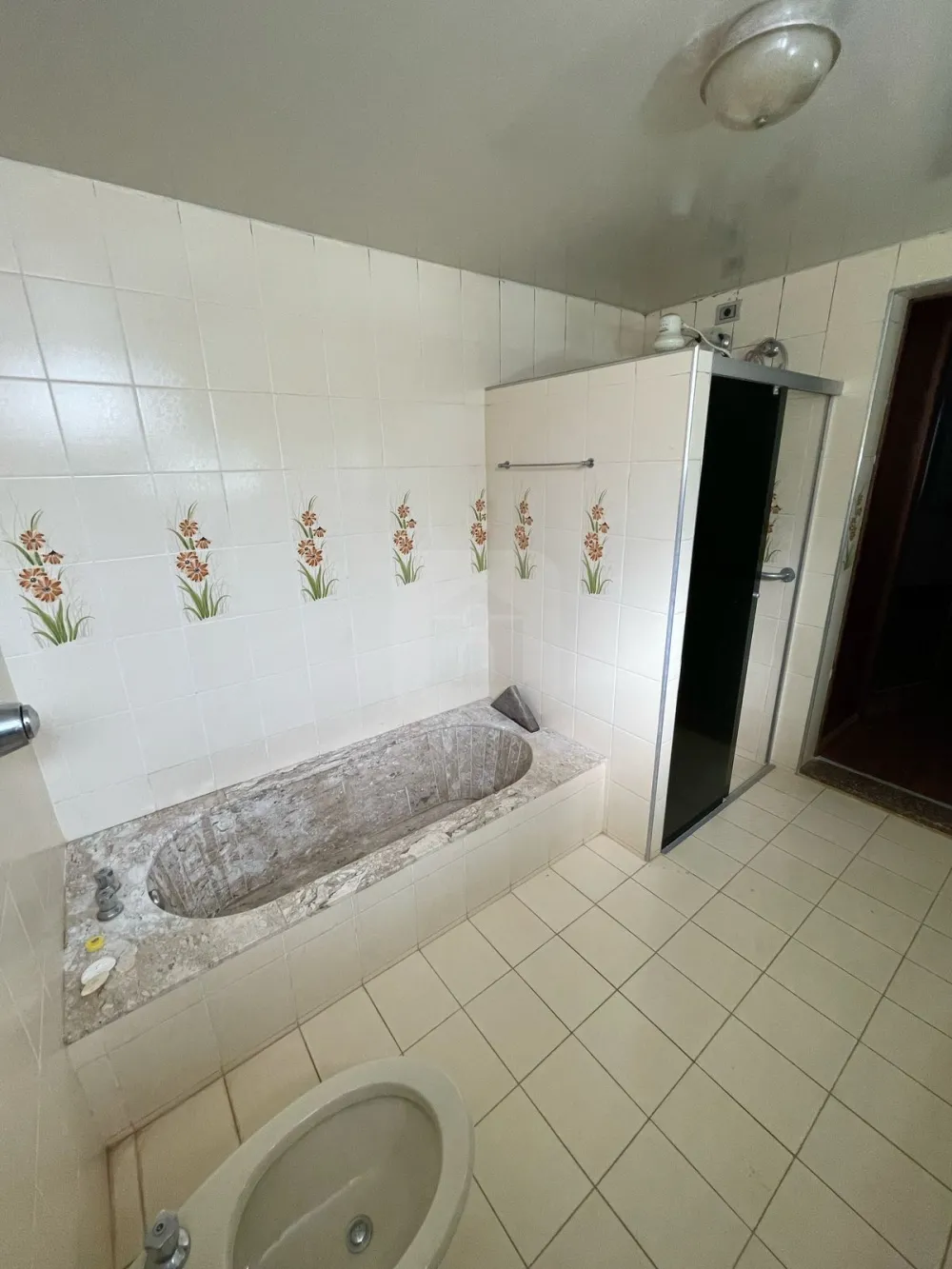 Alugar Casa / Padr&atilde;o em Araguari R$ 5.000,00 - Foto 25