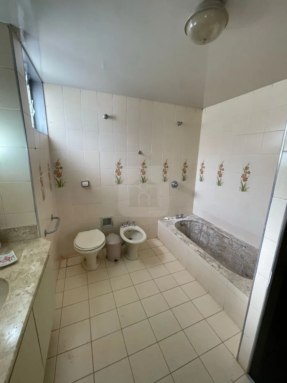 Alugar Casa / Padr&atilde;o em Araguari R$ 5.000,00 - Foto 26