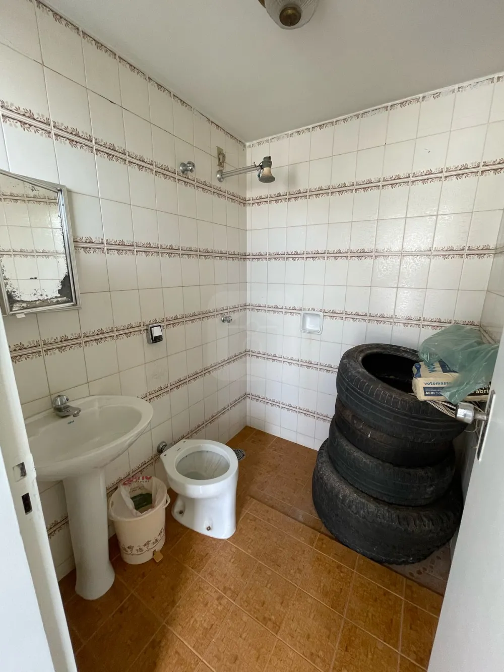 Alugar Casa / Padr&atilde;o em Araguari R$ 5.000,00 - Foto 30