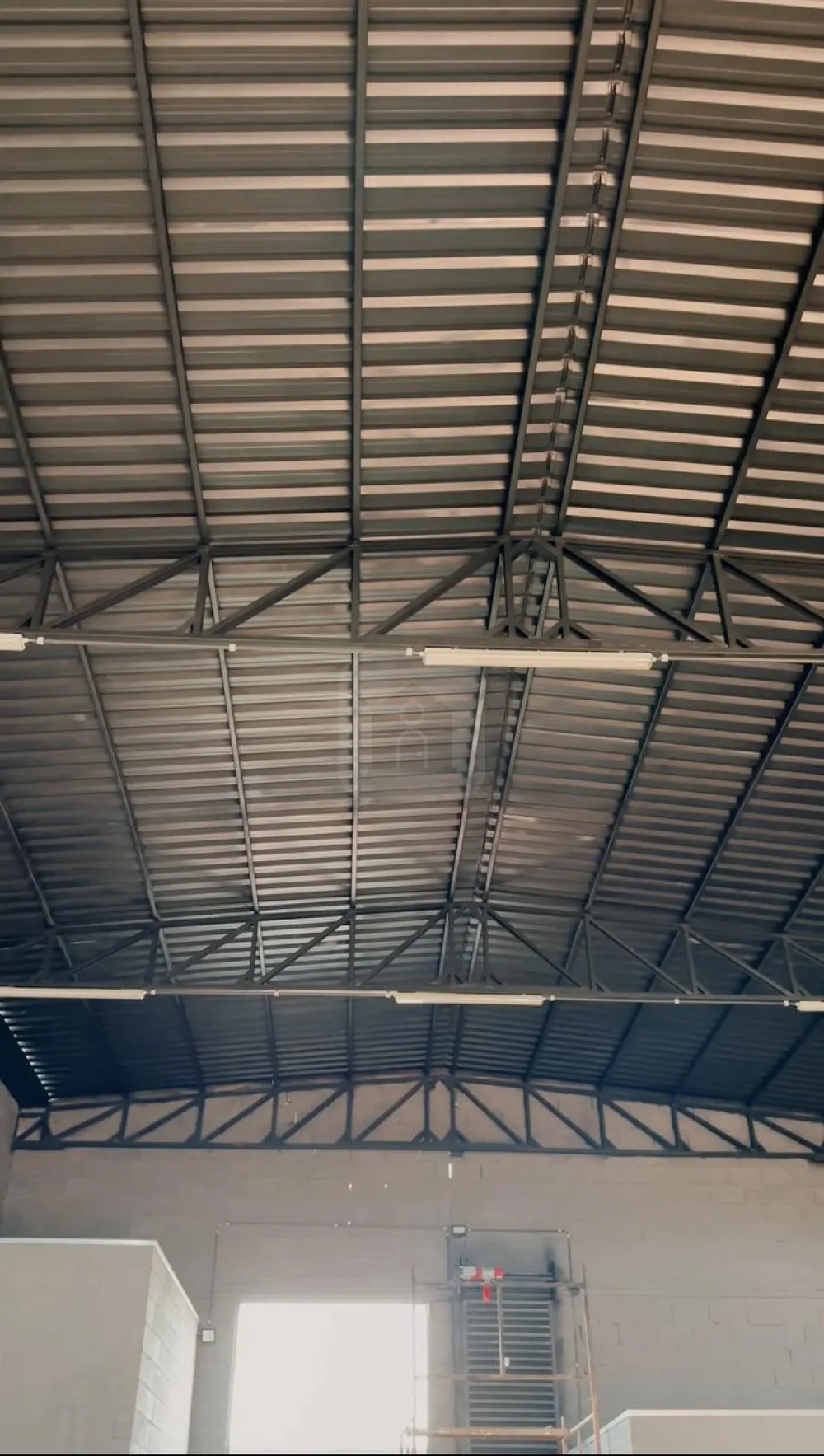 Alugar Comercial / Galp&atilde;o em Uberl&acirc;ndia R$ 4.000,00 - Foto 1