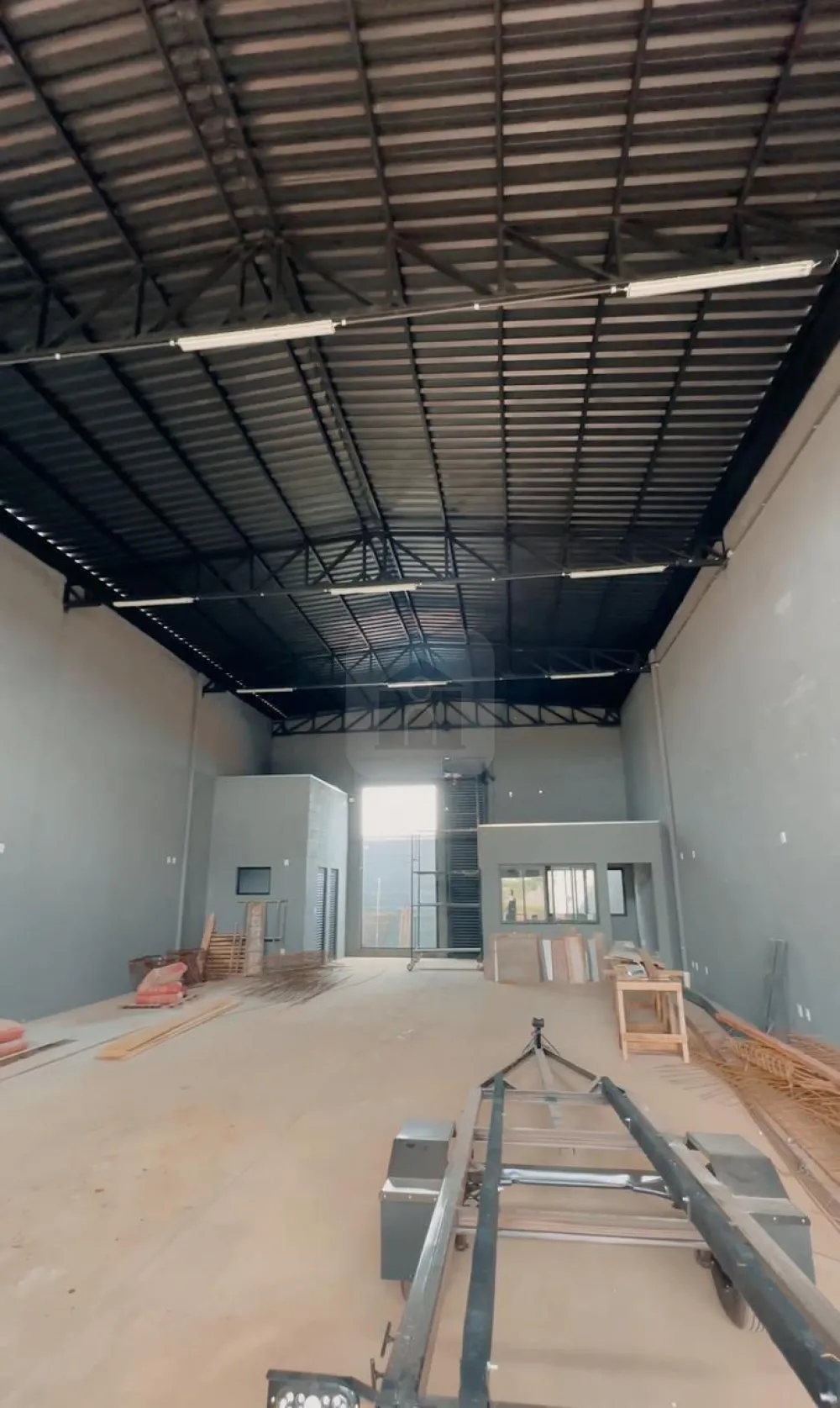 Alugar Comercial / Galp&atilde;o em Uberl&acirc;ndia R$ 4.000,00 - Foto 3