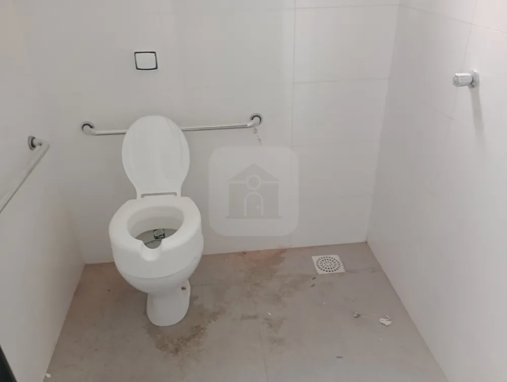 Alugar Comercial / Galp&atilde;o em Uberl&acirc;ndia R$ 4.000,00 - Foto 5