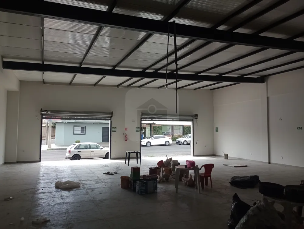 Alugar Comercial / Galp&atilde;o em Uberl&acirc;ndia R$ 4.000,00 - Foto 2