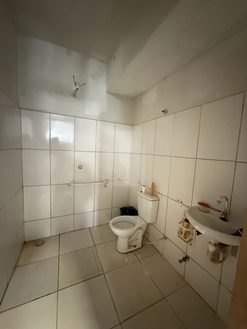 Alugar Comercial / Galp&atilde;o em Uberl&acirc;ndia R$ 7.000,00 - Foto 2