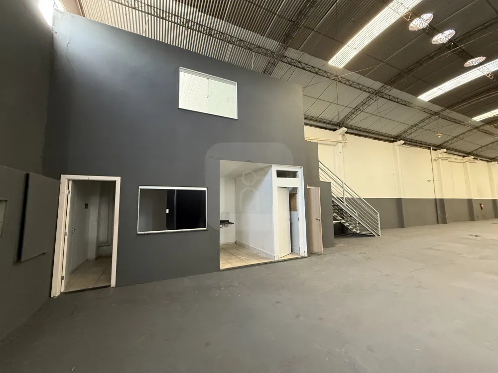 Alugar Comercial / Galp&atilde;o em Uberl&acirc;ndia R$ 7.000,00 - Foto 4