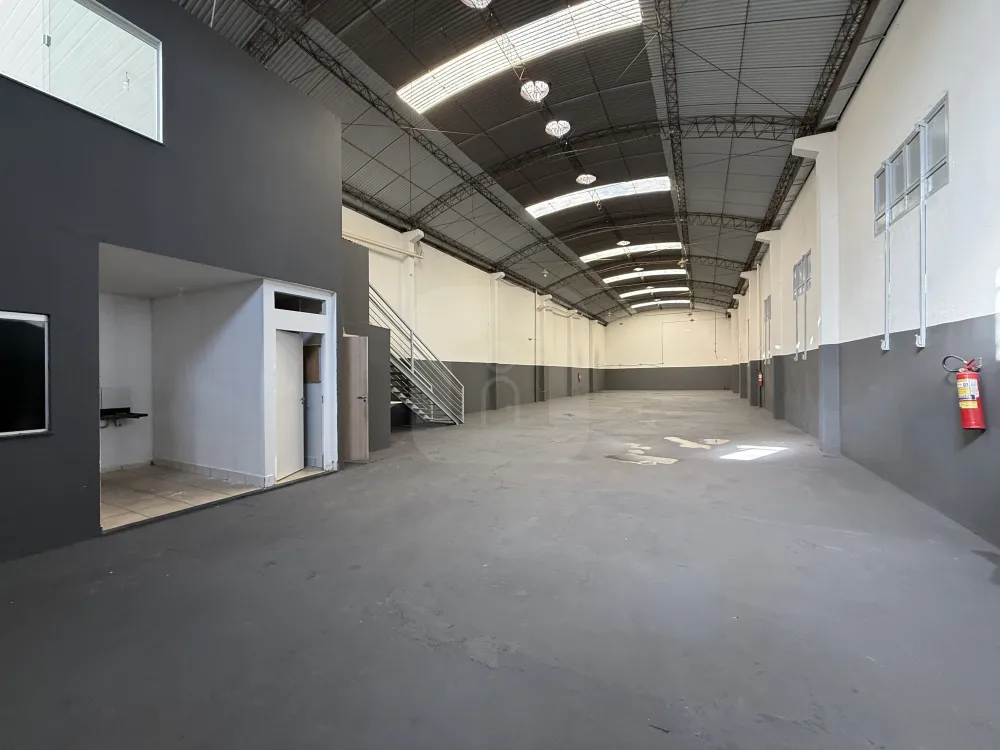 Alugar Comercial / Galp&atilde;o em Uberl&acirc;ndia R$ 7.000,00 - Foto 5