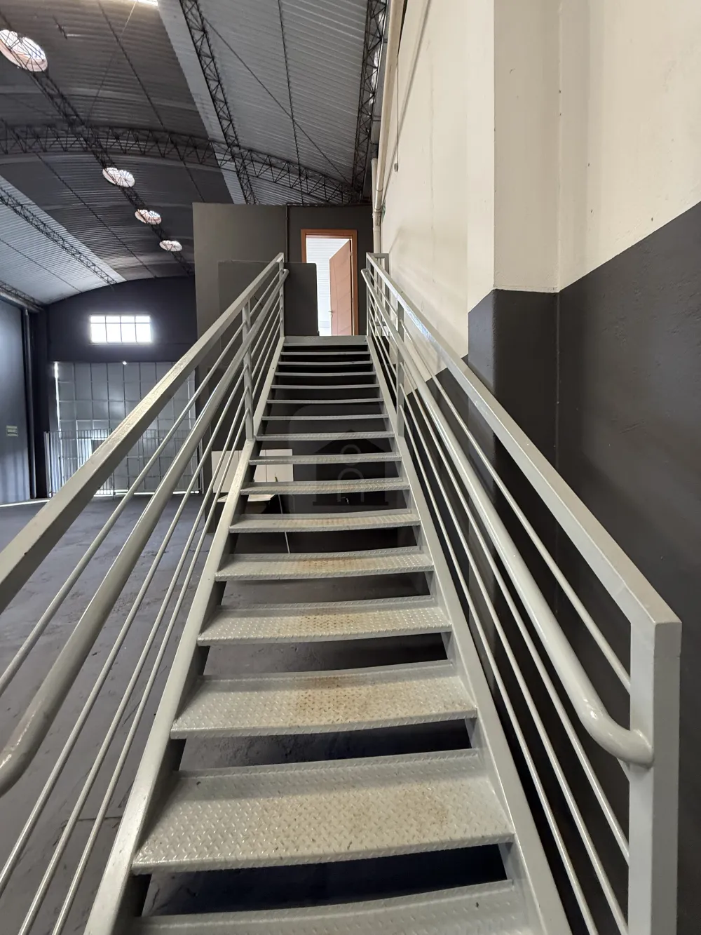 Alugar Comercial / Galp&atilde;o em Uberl&acirc;ndia R$ 7.000,00 - Foto 9