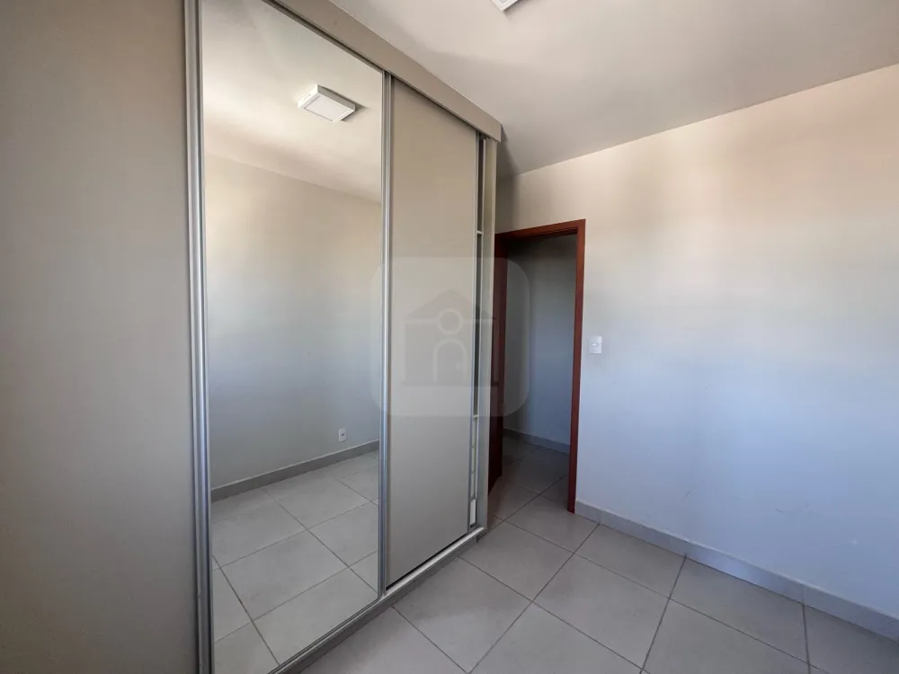 Alugar Apartamento / Padr&atilde;o em Uberl&acirc;ndia R$ 2.200,00 - Foto 5