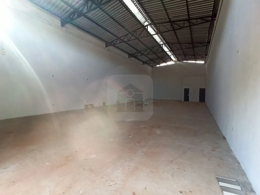 Alugar Comercial / Galp&atilde;o em Uberl&acirc;ndia R$ 5.500,00 - Foto 5