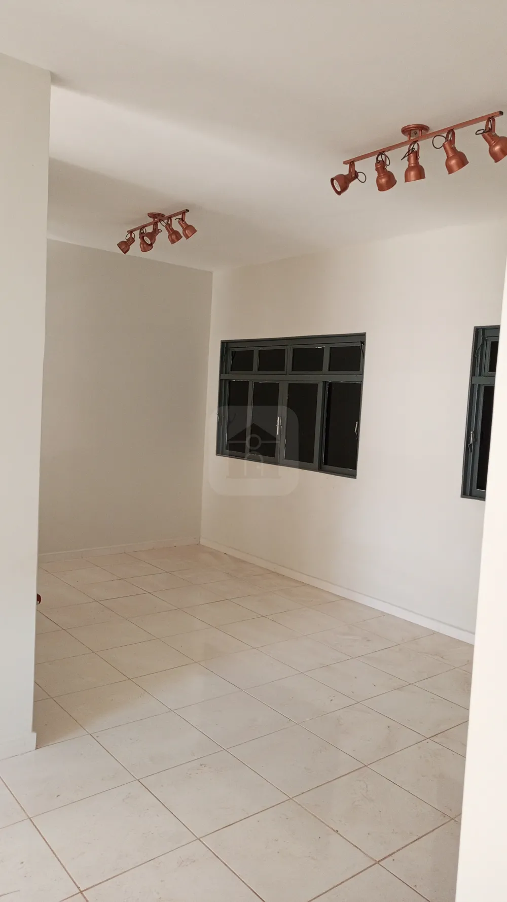 Alugar Comercial / Casa Comercial em Uberl&acirc;ndia R$ 5.000,00 - Foto 15