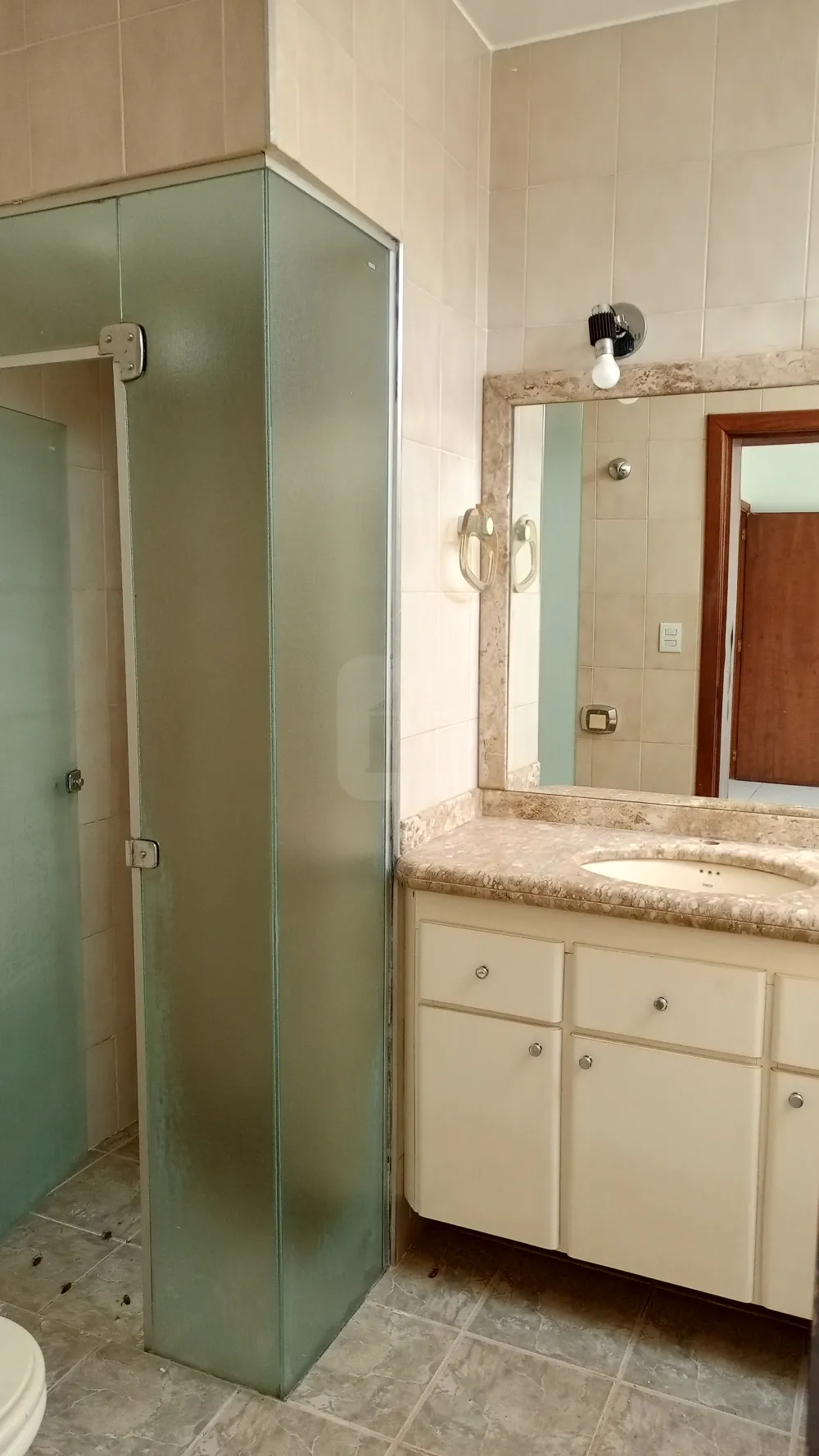 Alugar Comercial / Casa Comercial em Uberl&acirc;ndia R$ 5.000,00 - Foto 17