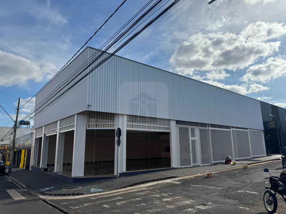 Alugar Comercial / Galp&atilde;o em Uberl&acirc;ndia R$ 16.000,00 - Foto 3