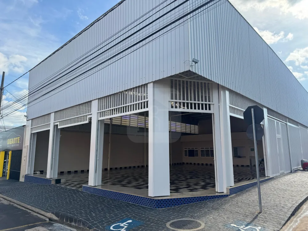 Alugar Comercial / Galp&atilde;o em Uberl&acirc;ndia R$ 16.000,00 - Foto 5
