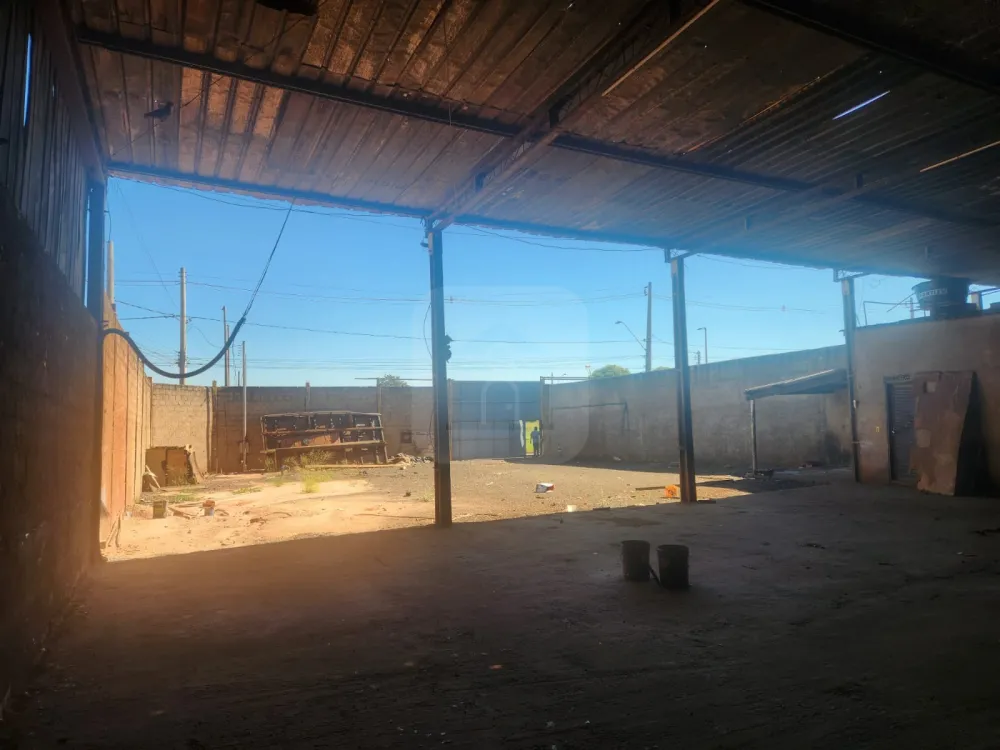 Alugar Terreno / &Aacute;rea em Uberl&acirc;ndia R$ 5.500,00 - Foto 1