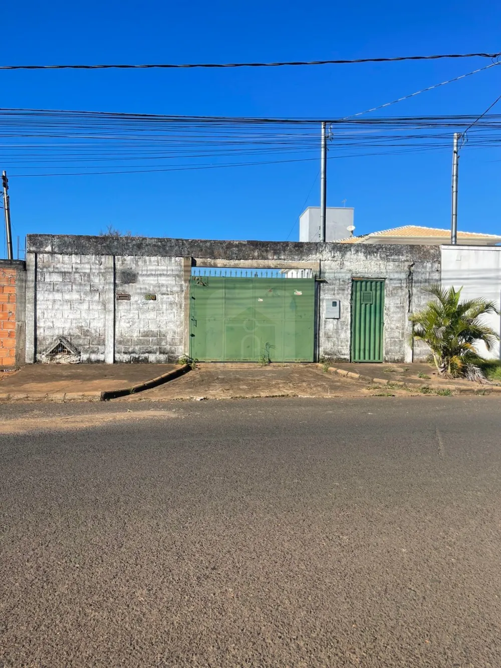 Comprar Terreno / Padr&atilde;o em Araguari R$ 300.000,00 - Foto 1