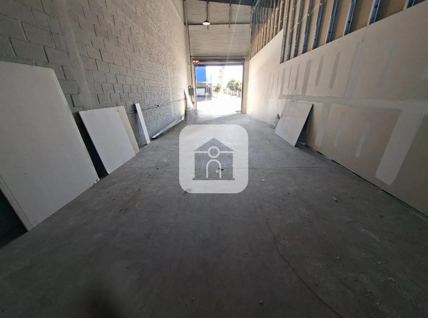 Alugar Comercial / Loja em Uberl&acirc;ndia R$ 4.000,00 - Foto 1