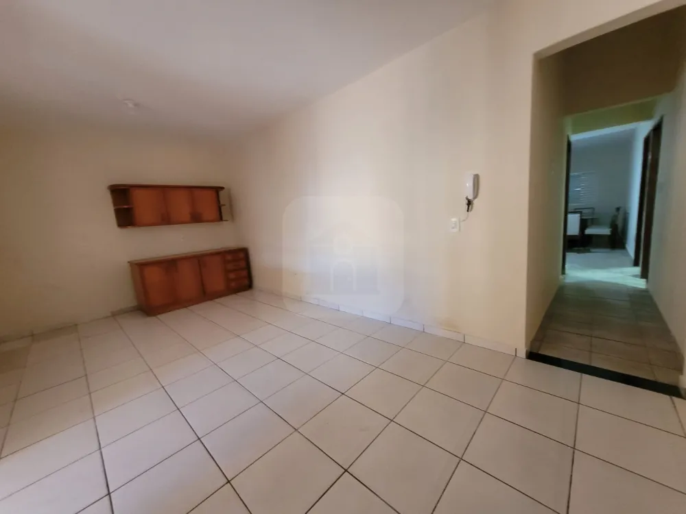 Alugar Casa / Padr&atilde;o em Uberl&acirc;ndia R$ 2.800,00 - Foto 8