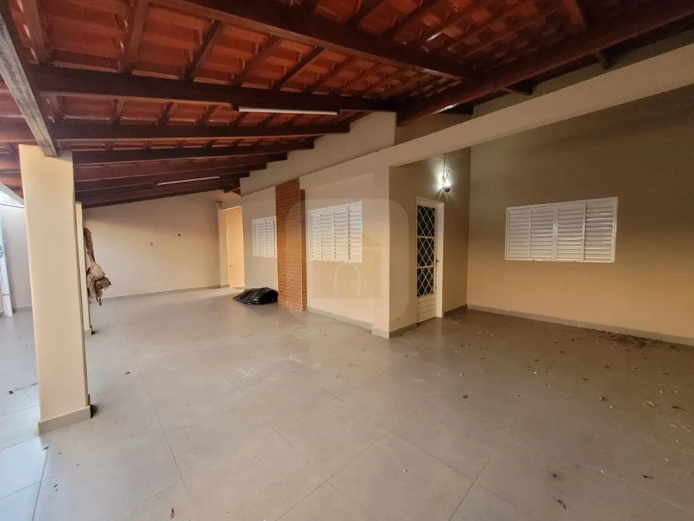 Alugar Casa / Padr&atilde;o em Uberl&acirc;ndia R$ 2.800,00 - Foto 3