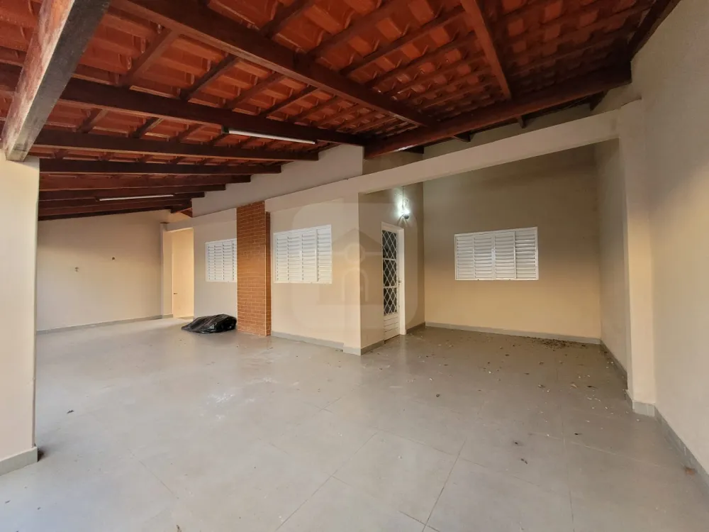 Alugar Casa / Padr&atilde;o em Uberl&acirc;ndia R$ 2.800,00 - Foto 2