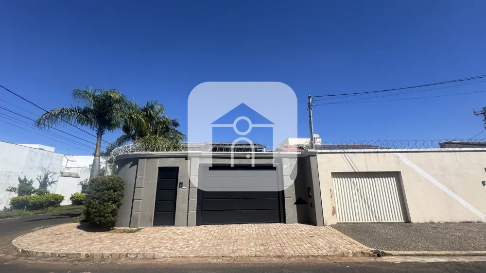 Alugar Casa / Padr&atilde;o em Uberl&acirc;ndia R$ 5.500,00 - Foto 1