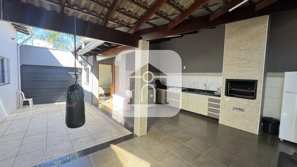 Alugar Casa / Padr&atilde;o em Uberl&acirc;ndia R$ 5.500,00 - Foto 17