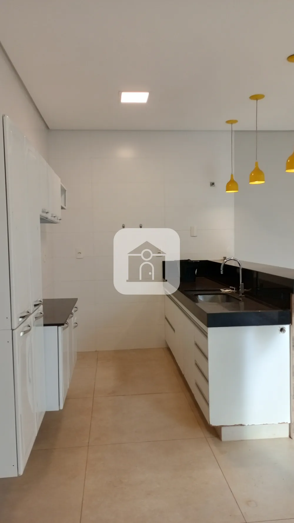 Alugar Casa / Padr&atilde;o em Uberl&acirc;ndia R$ 4.500,00 - Foto 1