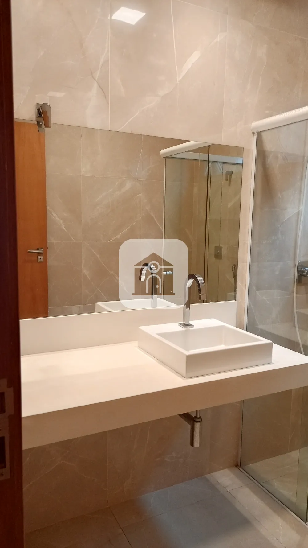 Alugar Casa / Padr&atilde;o em Uberl&acirc;ndia R$ 4.500,00 - Foto 16