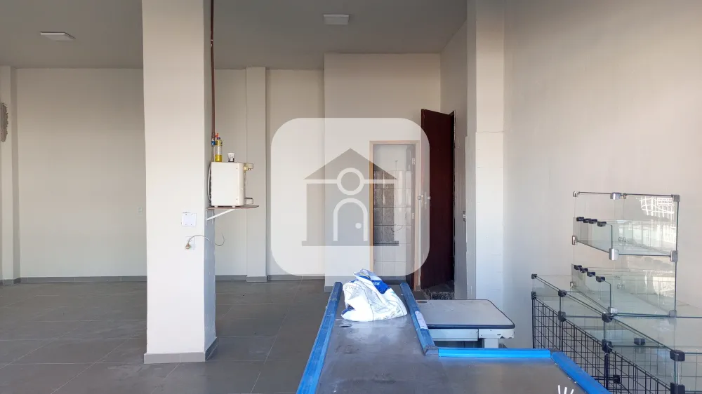 Alugar Comercial / Loja em Uberl&acirc;ndia R$ 2.500,00 - Foto 6