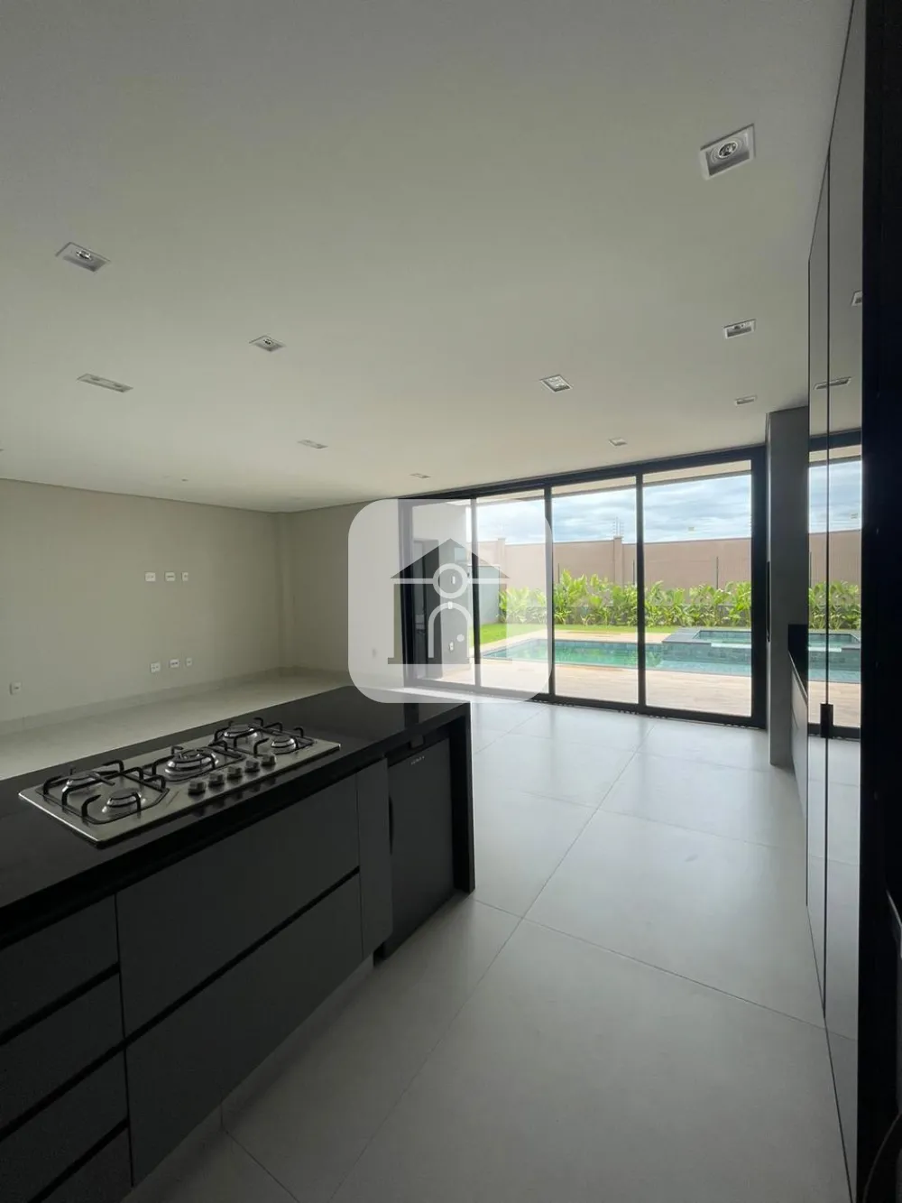 Alugar Casa / Condom&iacute;nio ou Loteamento Fechado em Uberl&acirc;ndia R$ 23.000,00 - Foto 33