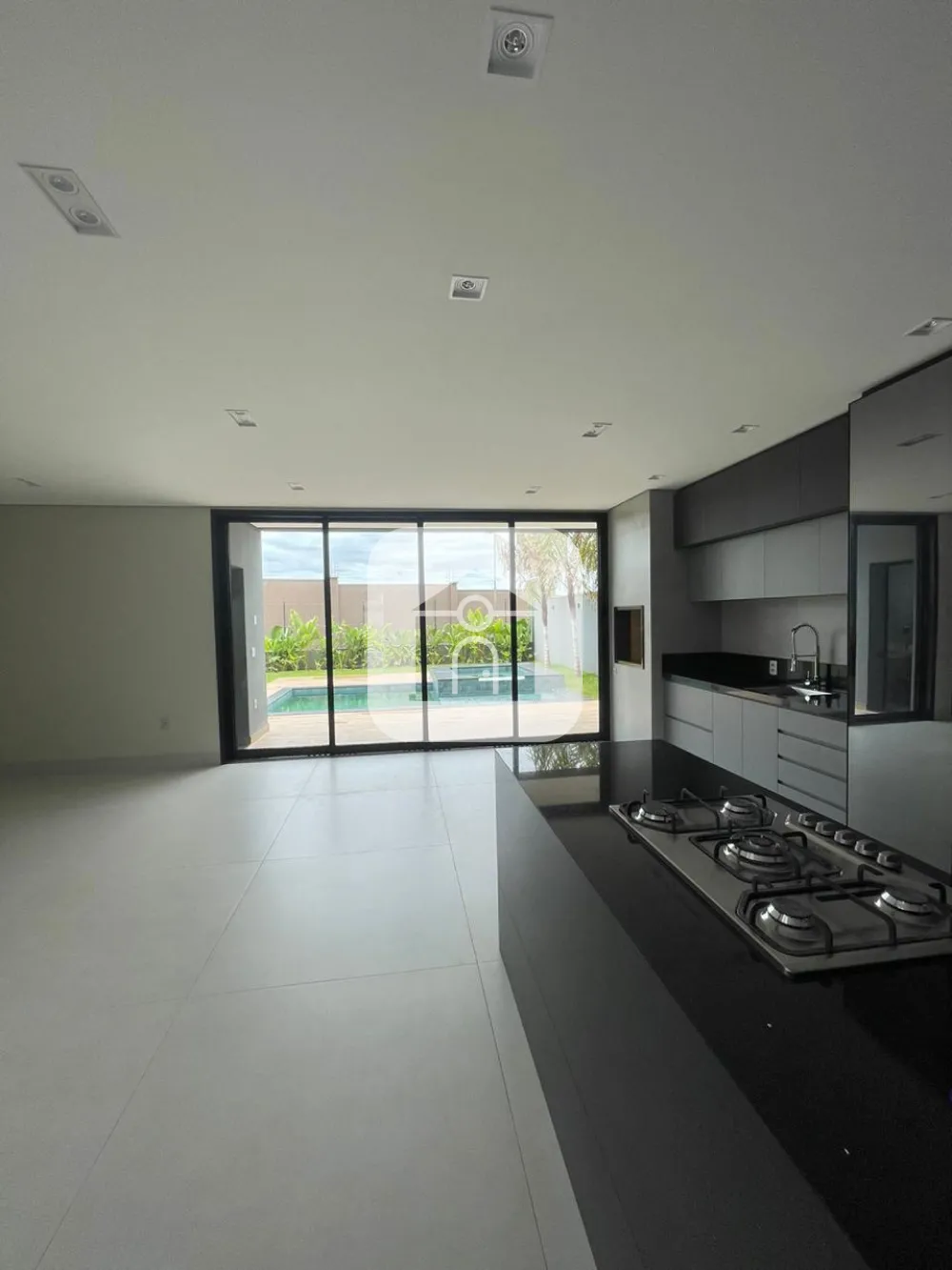 Alugar Casa / Condom&iacute;nio ou Loteamento Fechado em Uberl&acirc;ndia R$ 23.000,00 - Foto 34