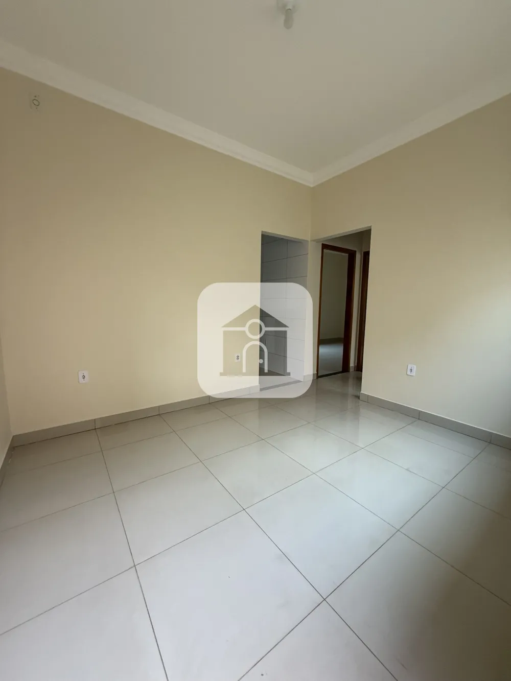 Alugar Casa / Padr&atilde;o em Uberl&acirc;ndia R$ 1.350,00 - Foto 3