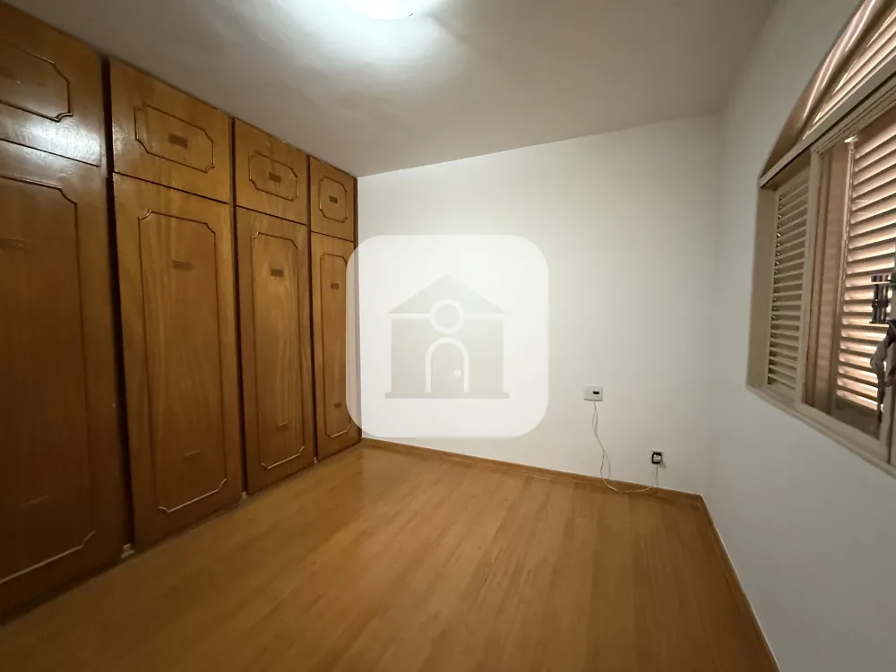 Alugar Casa / Padr&atilde;o em Uberl&acirc;ndia R$ 8.500,00 - Foto 5