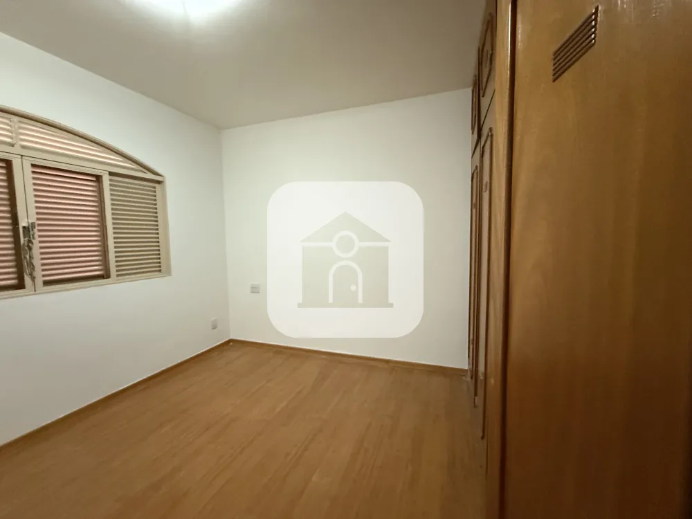 Alugar Casa / Padr&atilde;o em Uberl&acirc;ndia R$ 8.500,00 - Foto 6