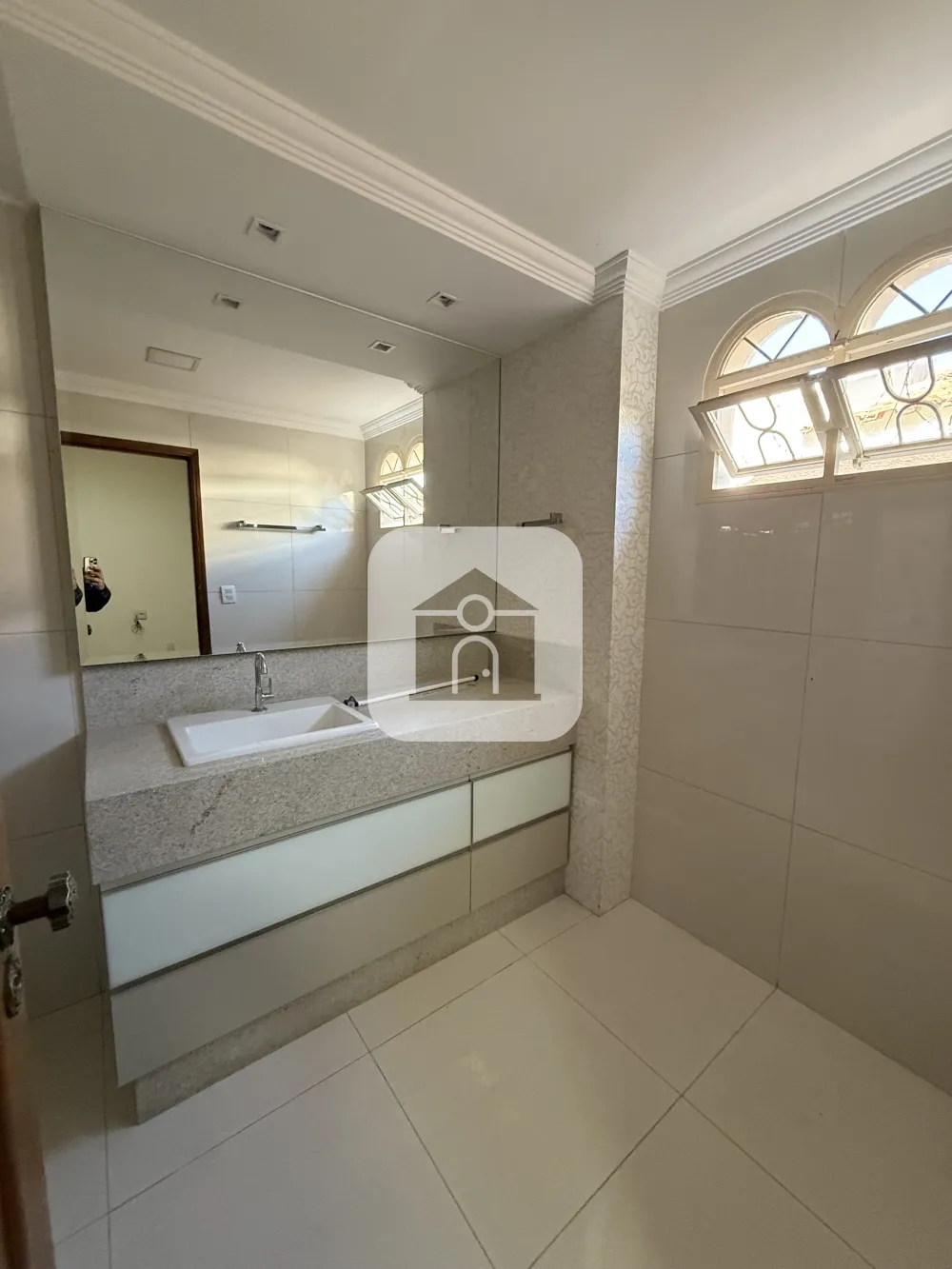 Alugar Casa / Padr&atilde;o em Uberl&acirc;ndia R$ 8.500,00 - Foto 9