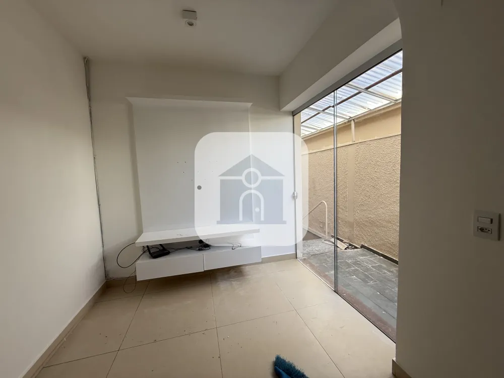 Alugar Casa / Padr&atilde;o em Uberl&acirc;ndia R$ 8.500,00 - Foto 12