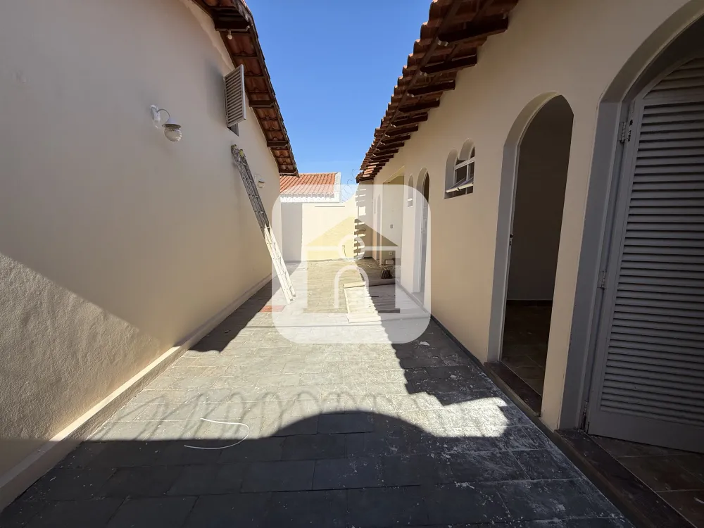 Alugar Casa / Padr&atilde;o em Uberl&acirc;ndia R$ 8.500,00 - Foto 17