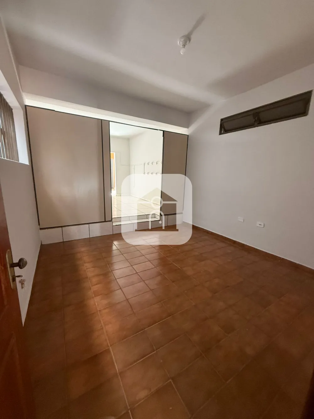Alugar Casa / Padr&atilde;o em Araguari R$ 1.500,00 - Foto 3