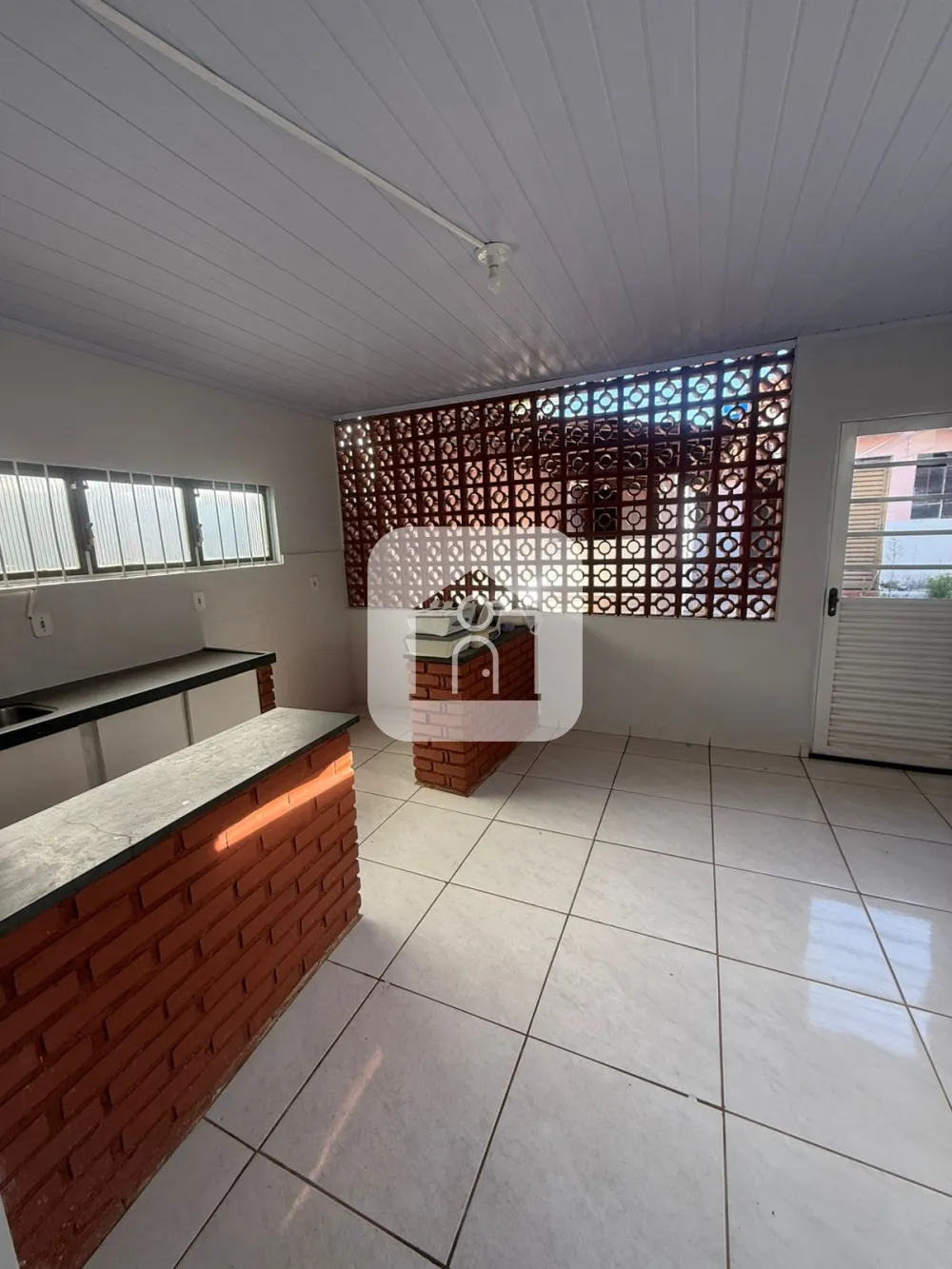 Alugar Casa / Padr&atilde;o em Araguari R$ 1.500,00 - Foto 14