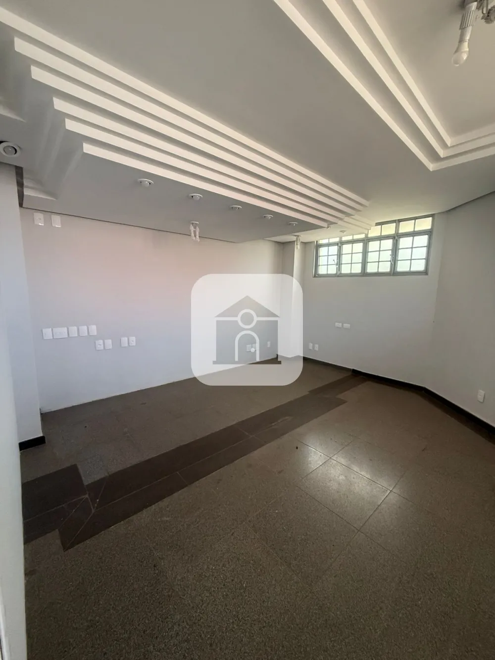 Alugar Comercial / Pr&eacute;dio em Araguari R$ 11.800,00 - Foto 1
