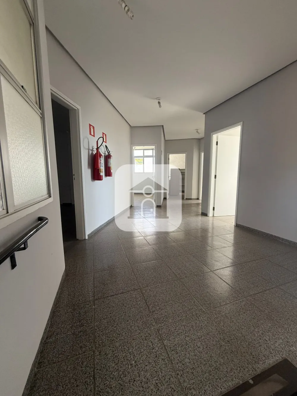 Alugar Comercial / Pr&eacute;dio em Araguari R$ 11.800,00 - Foto 5