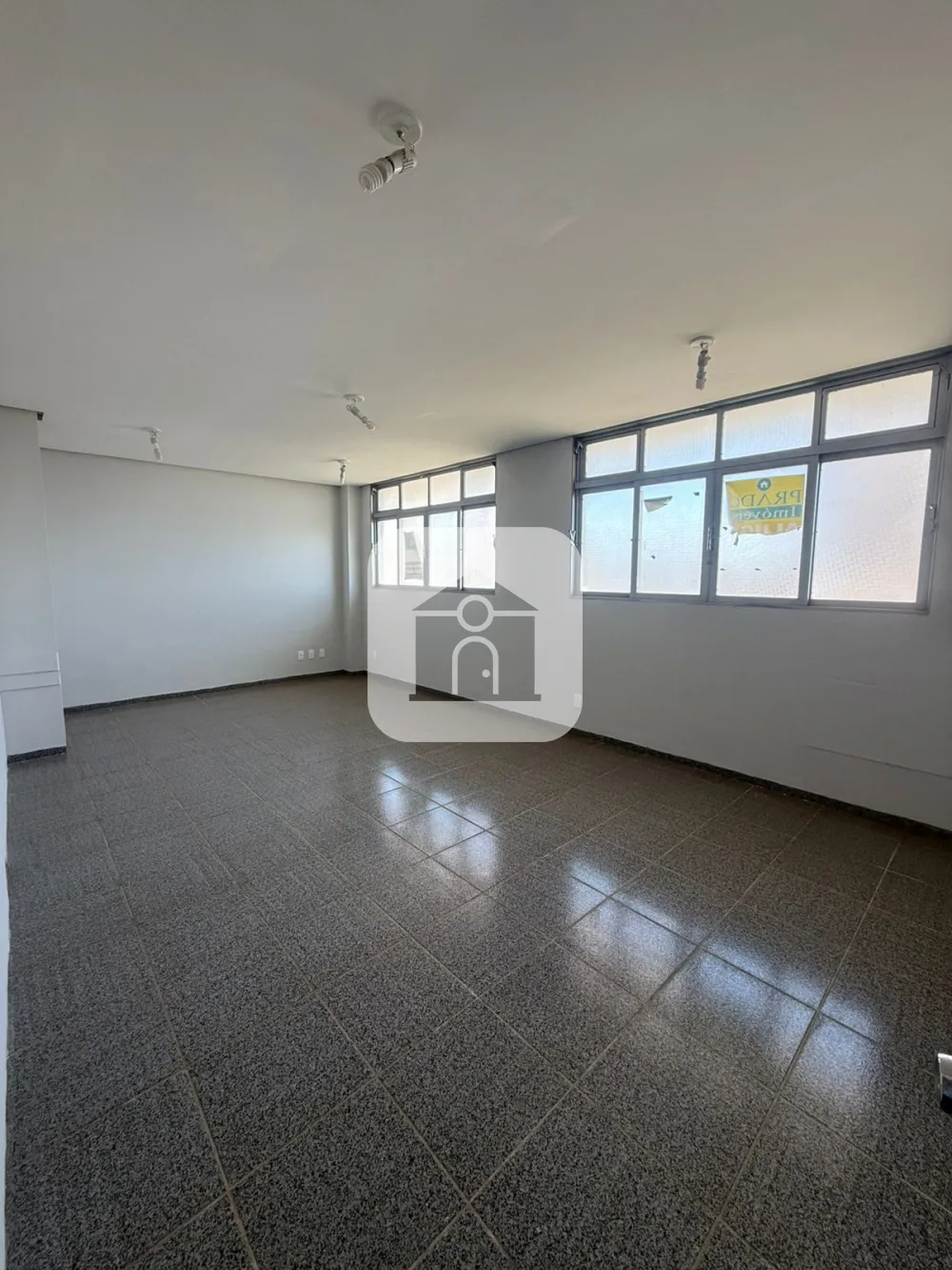 Alugar Comercial / Pr&eacute;dio em Araguari R$ 11.800,00 - Foto 7