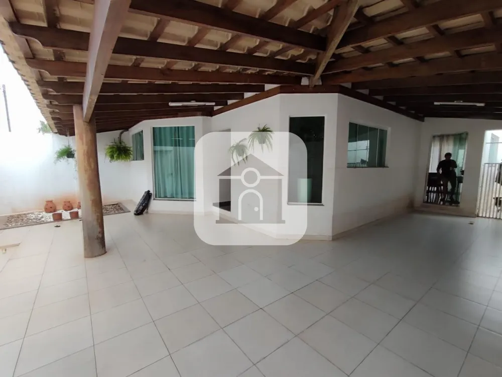 Alugar Casa / Padr&atilde;o em Uberl&acirc;ndia R$ 5.000,00 - Foto 3