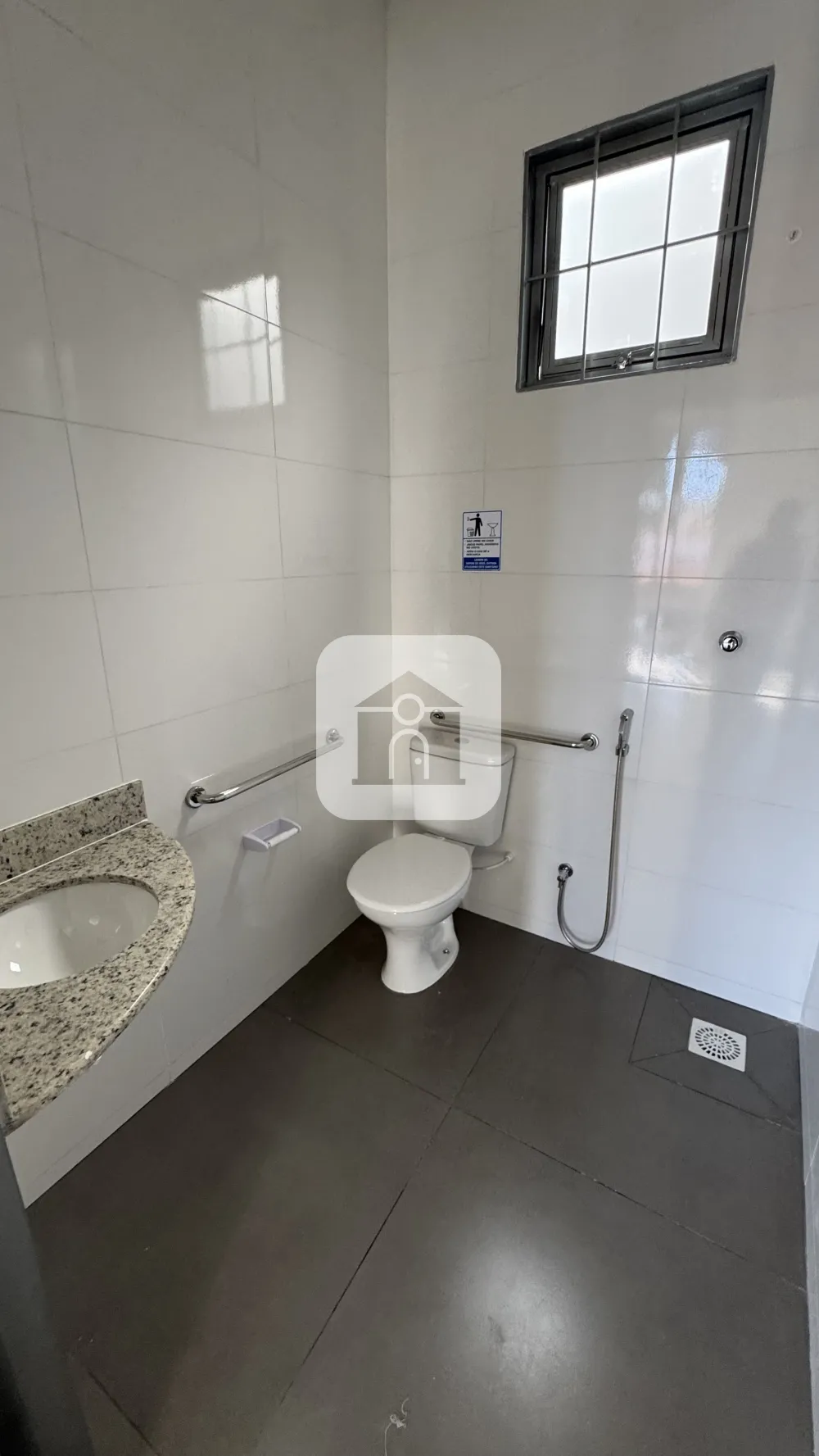 Alugar Comercial / Loja em Uberl&acirc;ndia R$ 1.500,00 - Foto 3