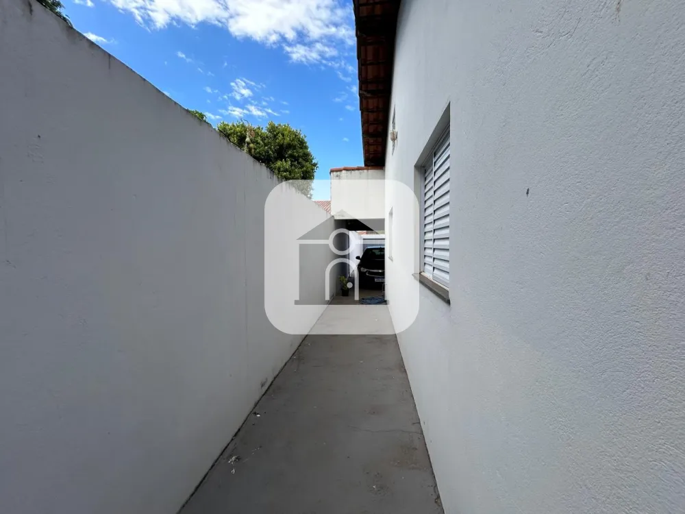 Comprar Casa / Padr&atilde;o em Uberl&acirc;ndia R$ 480.000,00 - Foto 3