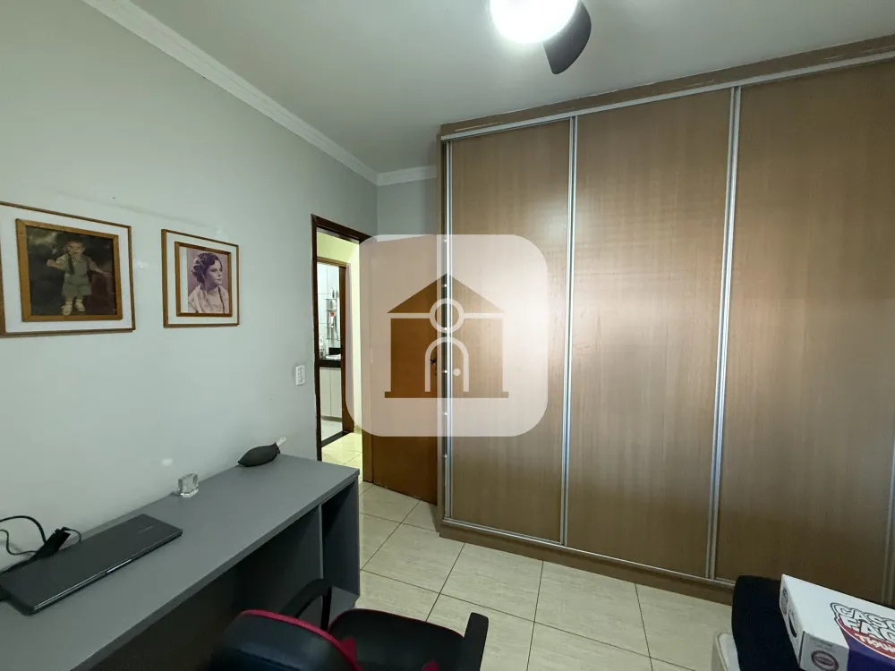 Alugar Casa / Padr&atilde;o em Uberl&acirc;ndia R$ 3.200,00 - Foto 4