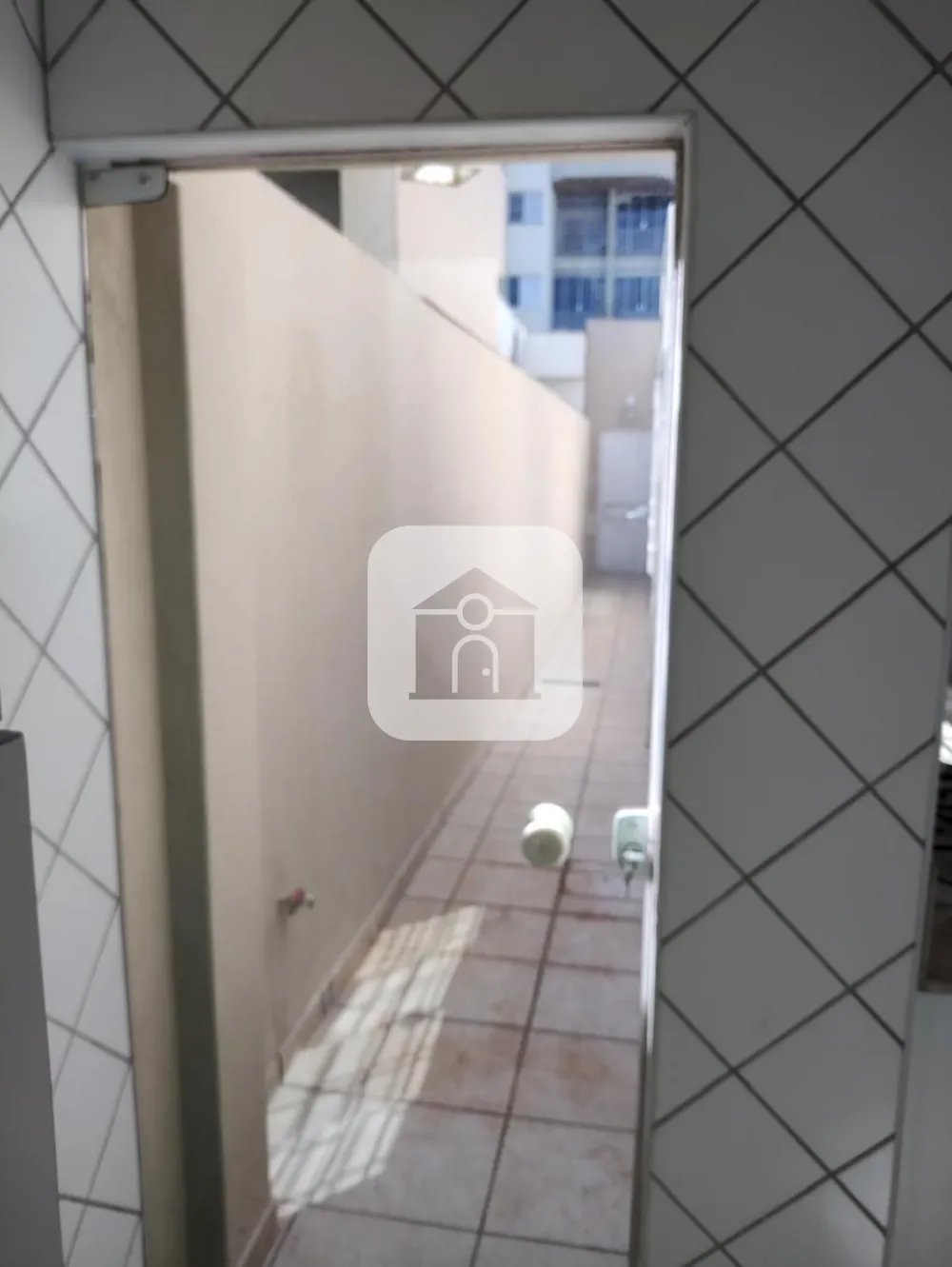 Alugar Casa / Padr&atilde;o em Uberl&acirc;ndia R$ 4.000,00 - Foto 13