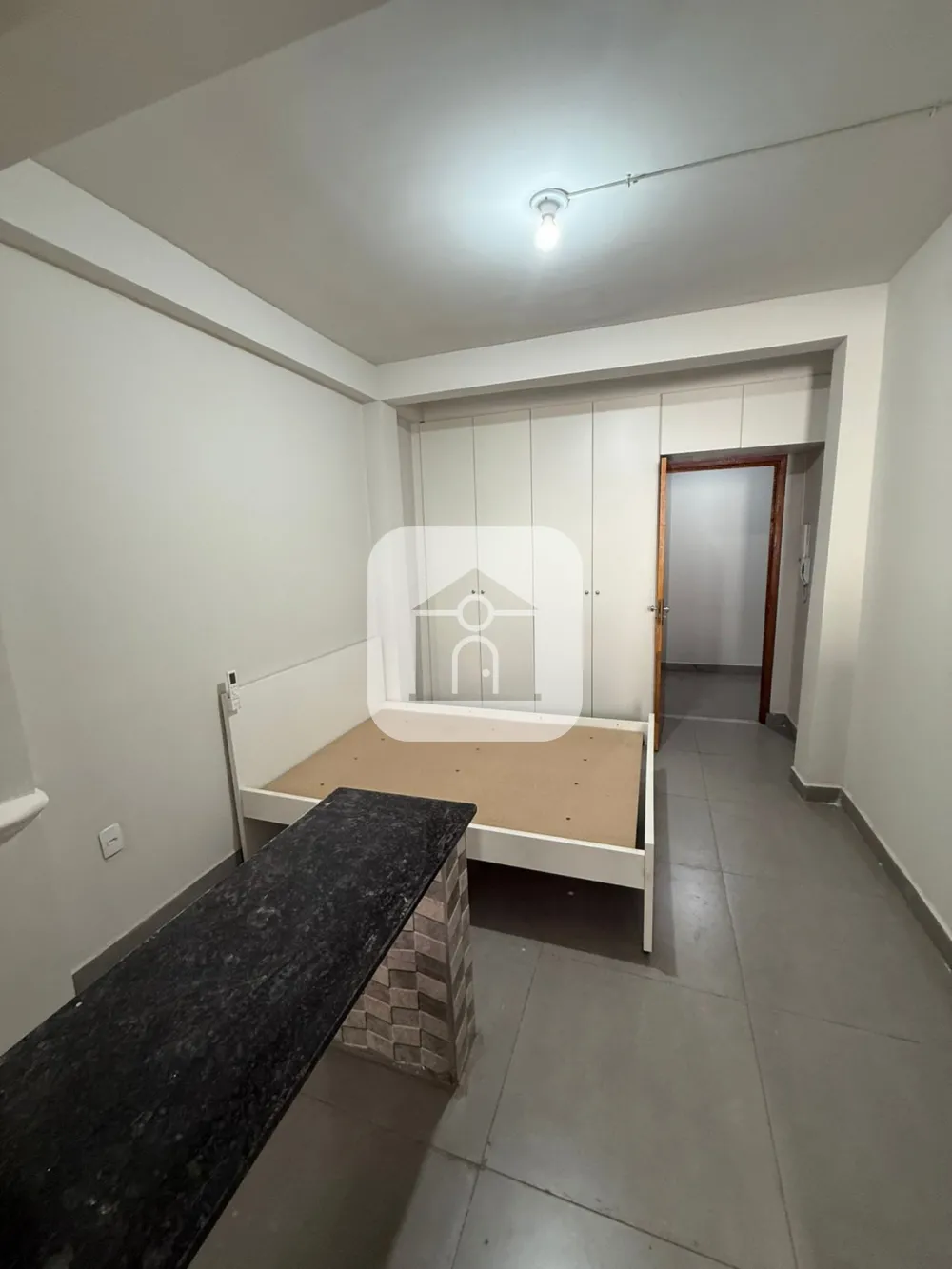 Alugar Apartamento / Quitinete em Araguari R$ 1.270,00 - Foto 3