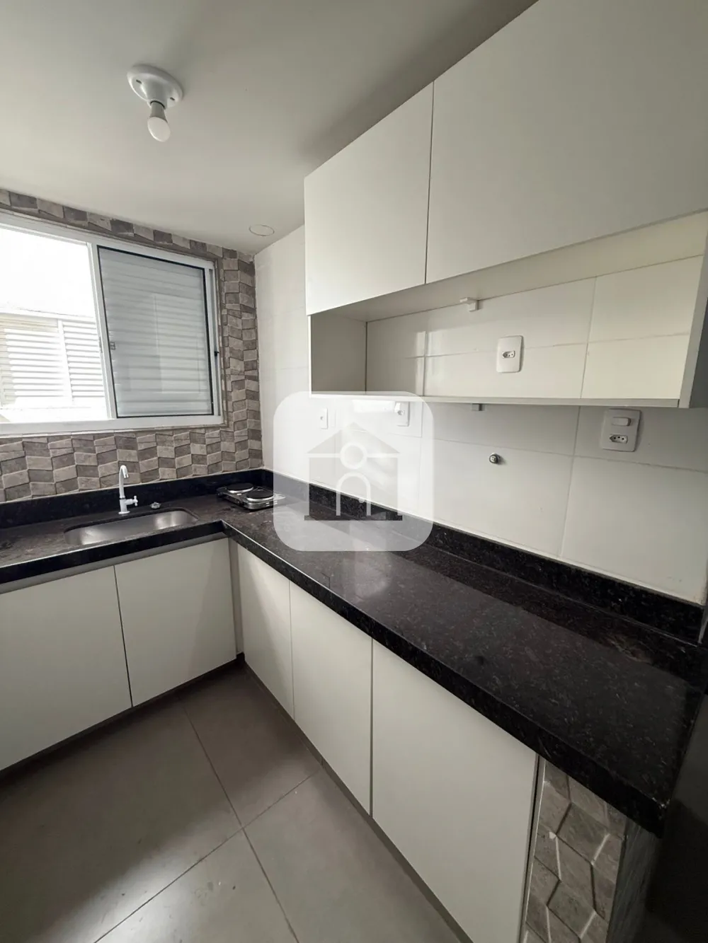 Alugar Apartamento / Quitinete em Araguari R$ 1.270,00 - Foto 4